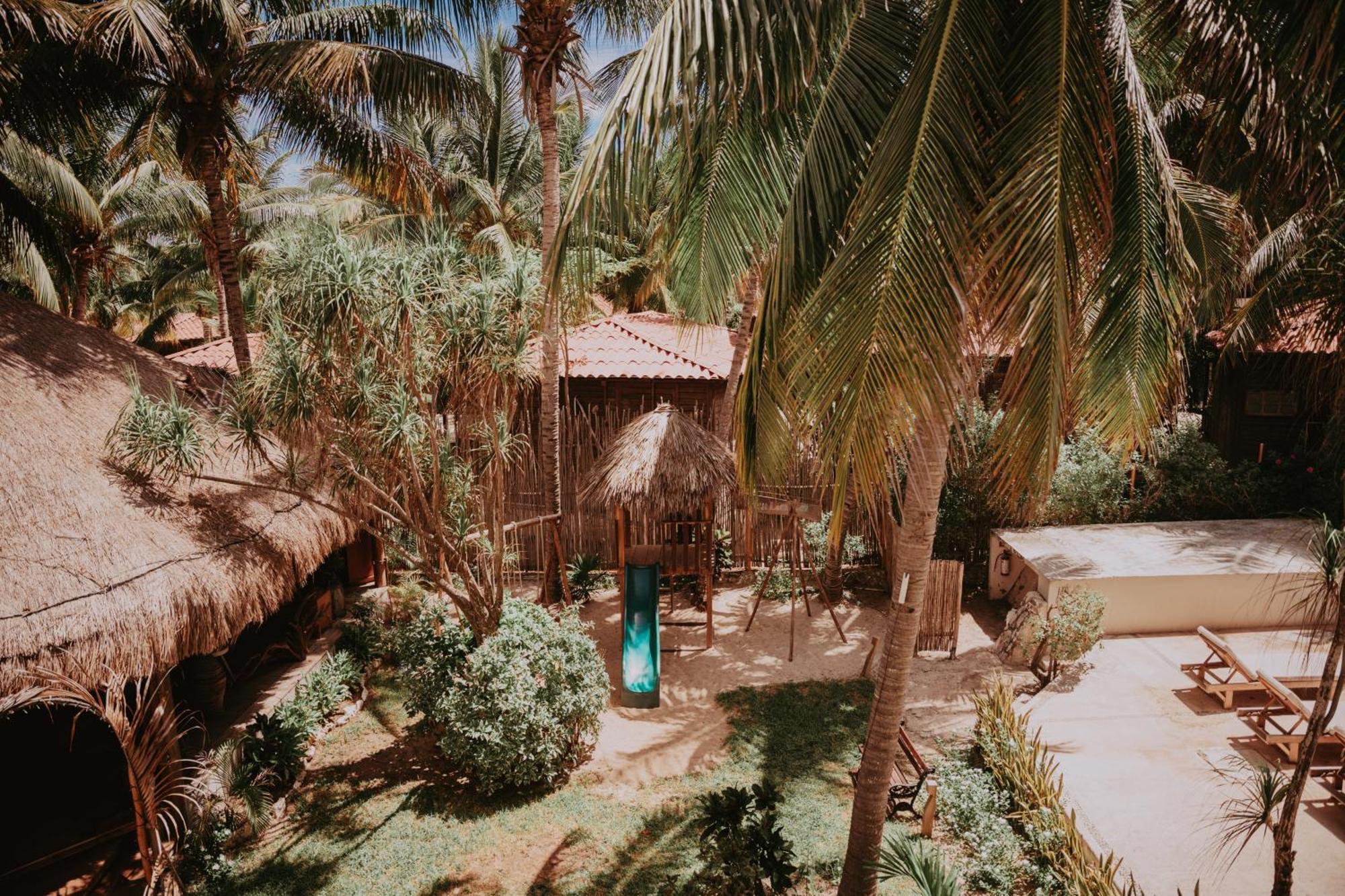 Petit Lafitte Beach Front Hotel & Bungalows Playa del Carmen Exterior photo