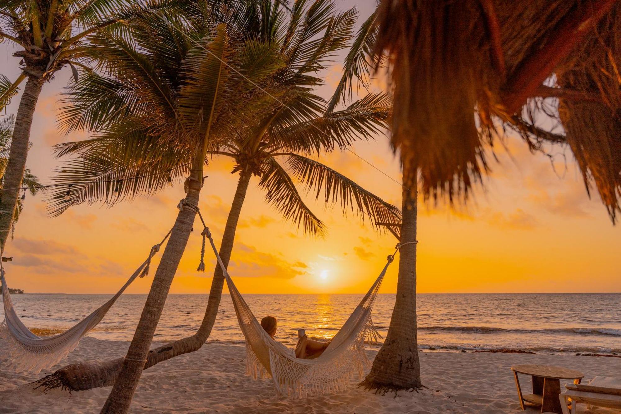 Petit Lafitte Beach Front Hotel & Bungalows Playa del Carmen Exterior photo